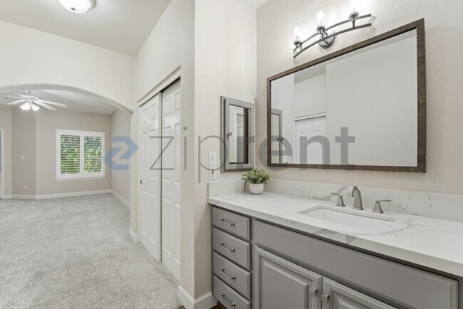 Building Photo - 9600 N 96th St