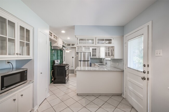Building Photo - 3322 Elmridge St