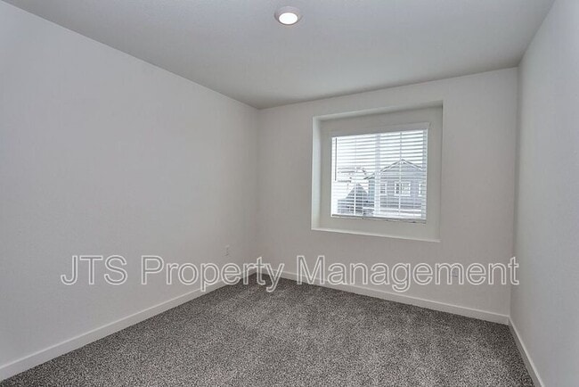 Building Photo - 8312 Whippersnapper Way