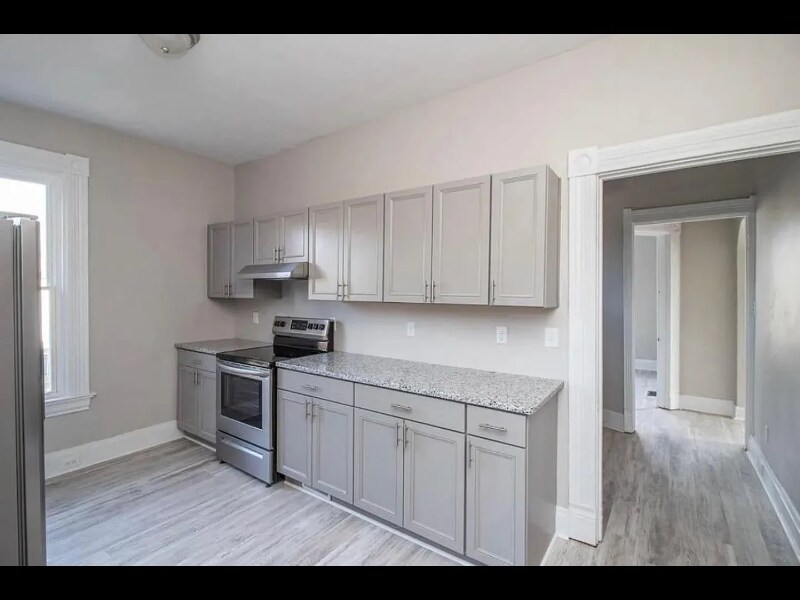 Building Photo - 723 Considine Ave