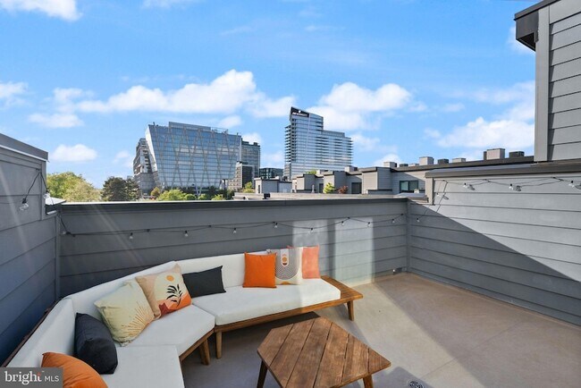 Building Photo - 11258 Faraday Park Dr.