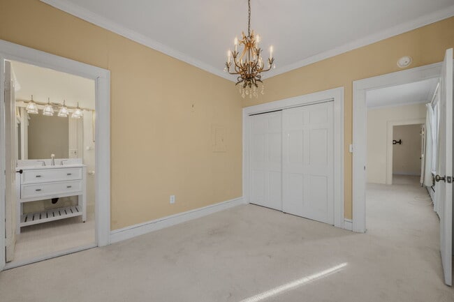 Building Photo - 9 Lyme St