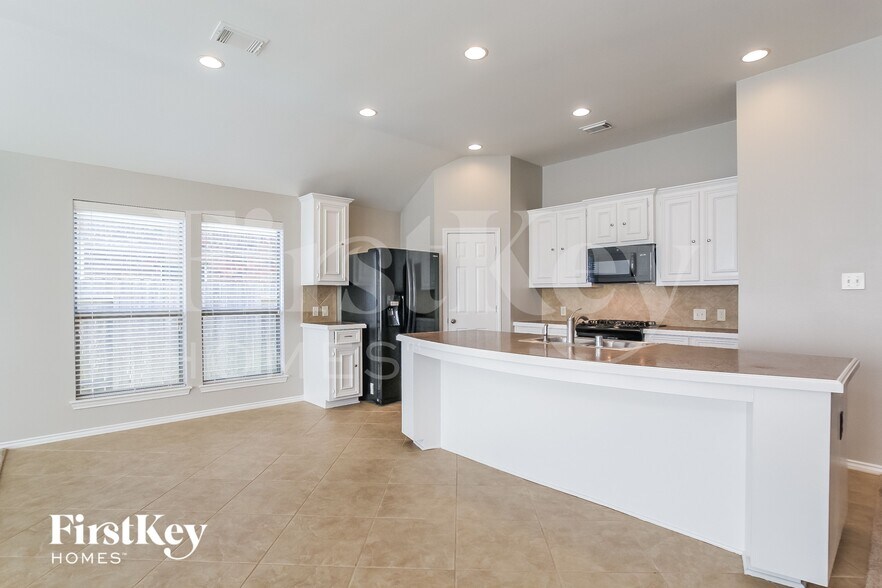 Building Photo - 2703 Facet Creek Dr