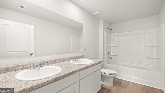 Building Photo - 5 Babcock Dr NE