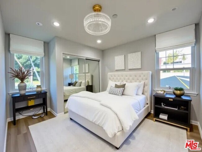 Building Photo - 11700 Dorothy St