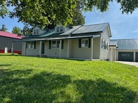 Building Photo - 8470 S US Highway 41