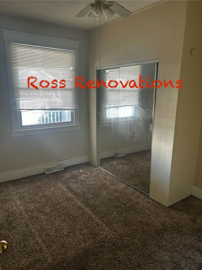 Building Photo - Close to Schools and Shopping