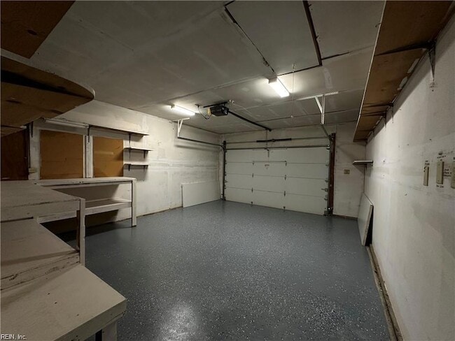 Building Photo - 819 Dryden St