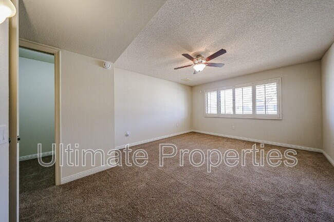 Building Photo - 13107 W Lyric Dr