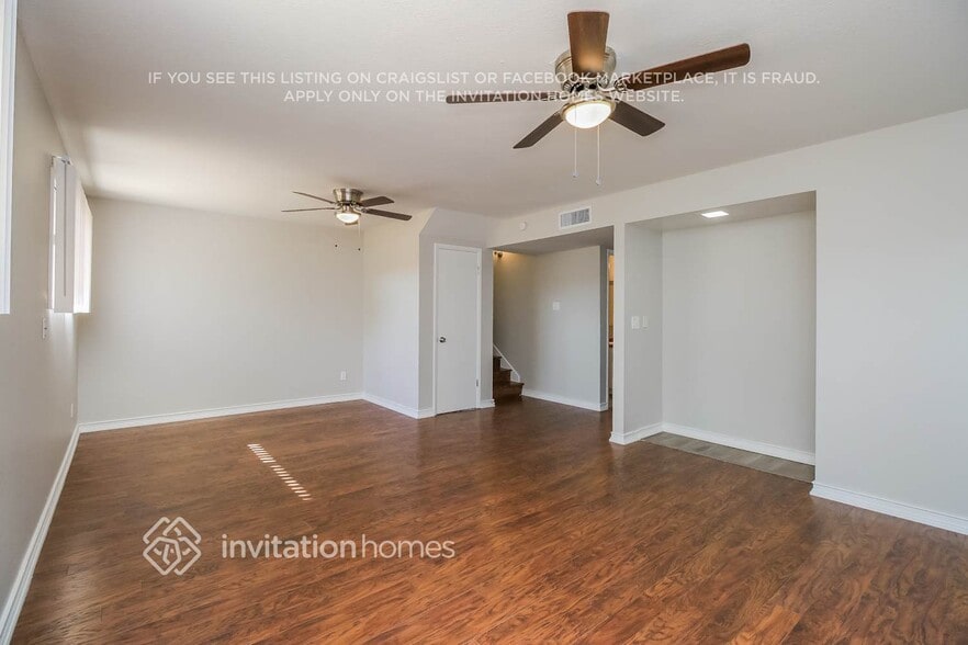 Building Photo - 6744 S Lakeshore Dr