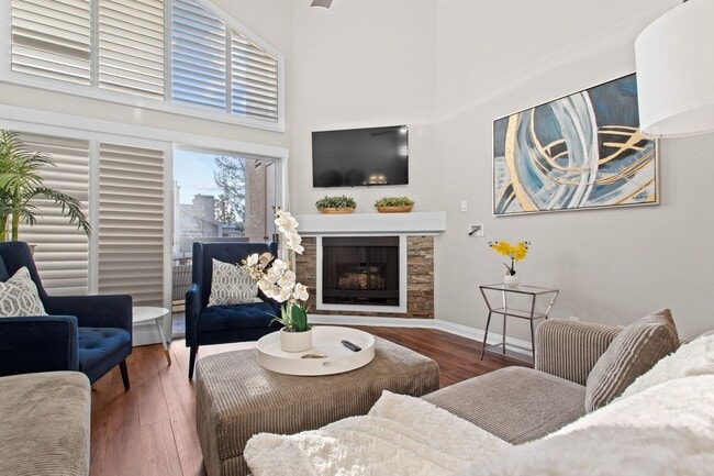 Building Photo - Fully Furnished 2-Bedroom Condo with Balcony – The Met, Woodland Hills