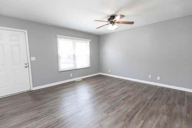 Building Photo - 857 Heritage Cir