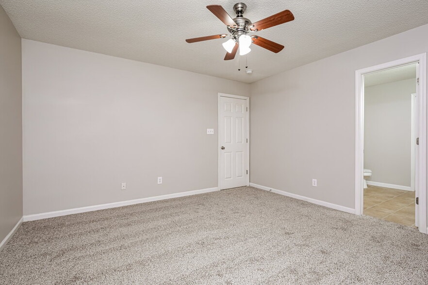 Building Photo - 62 Brookhaven Dr