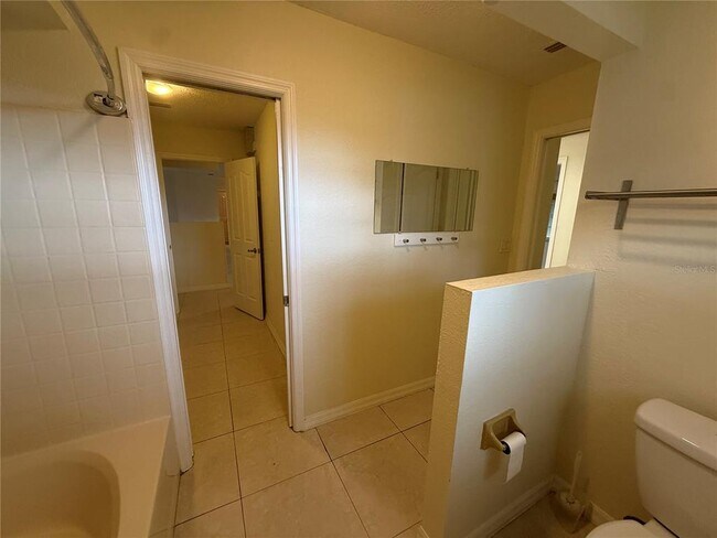 Building Photo - 440 W Tarpon Blvd NW