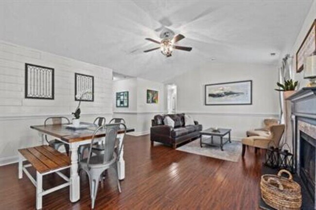 Building Photo - 600 S Buckeye Dr