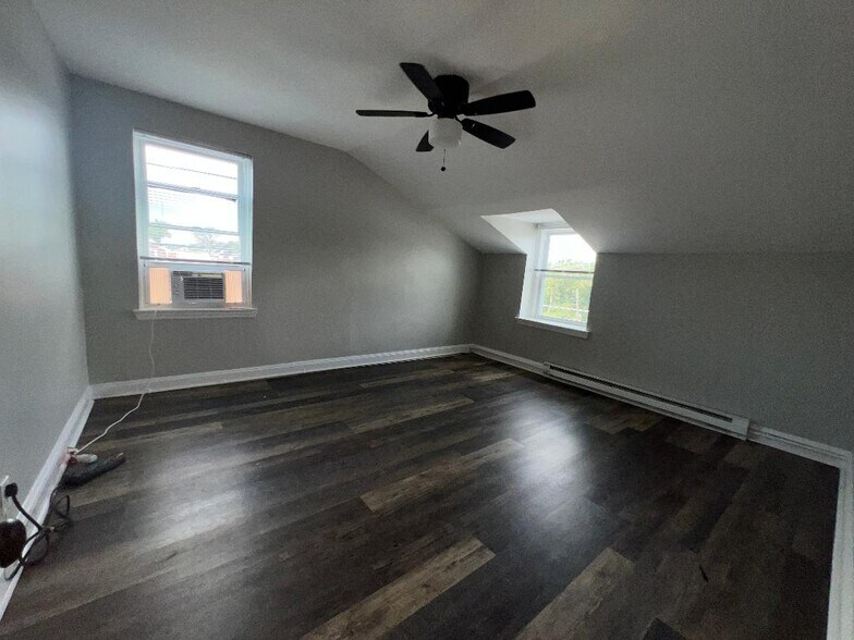 Bedroom - 448 E Baltimore Ave