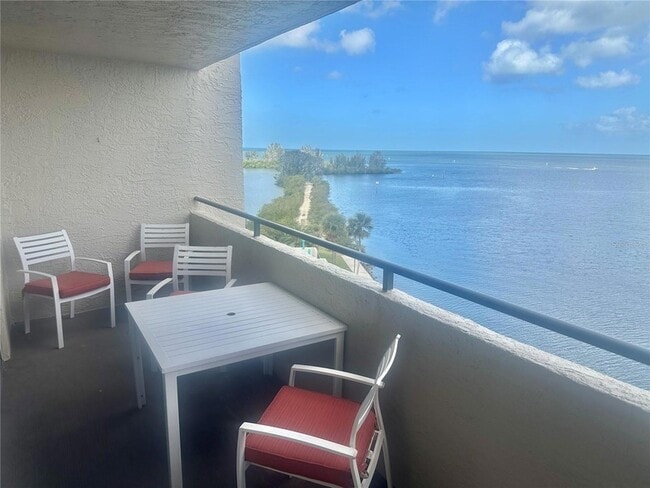 Building Photo - 6035 Sea Ranch Dr