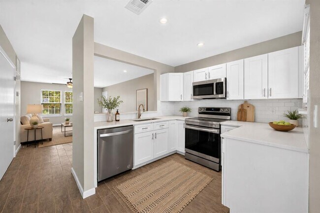 Building Photo - 15302 Cavalier Canyon Dr
