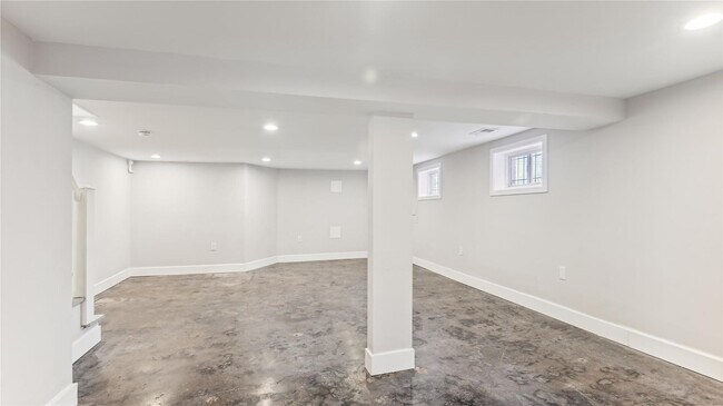 Building Photo - Modern 3BR/2.5BA Row Home with Parking & Private Backyard in SE DC