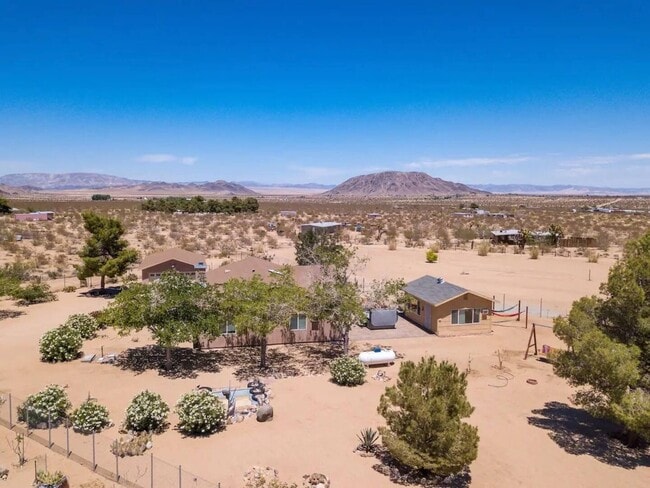 Primary Photo - Fully Furnished, Secluded & Private