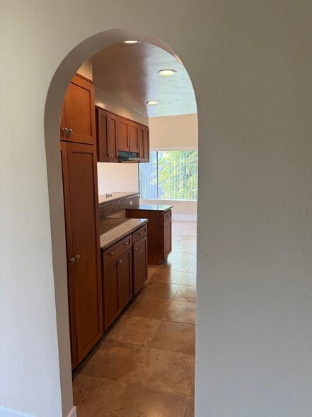 Building Photo - 1760 Temple Ave