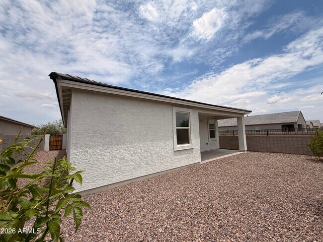 Building Photo - 18609 W Bronco Trl