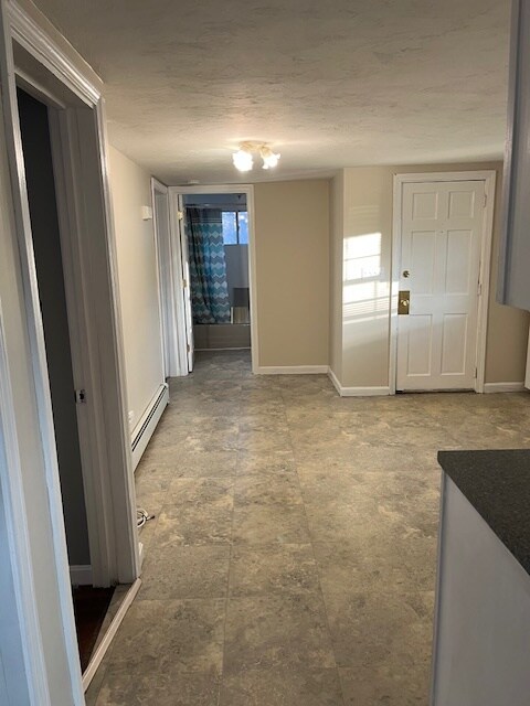 Building Photo - 198 Pine St