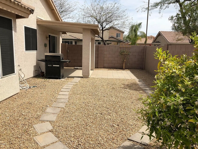 Building Photo - 16036 N 11th Ave