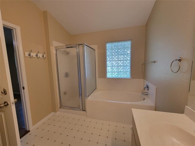 Building Photo - 3307 St Genevieve Dr