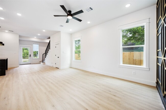 Building Photo - 4601 Newberry St