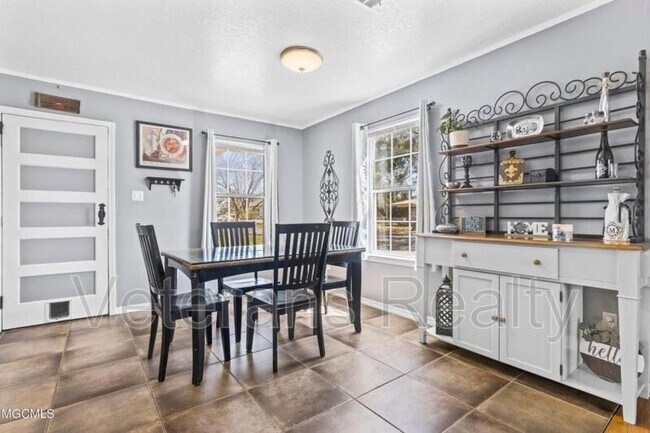 Building Photo - 313 Seal Ave