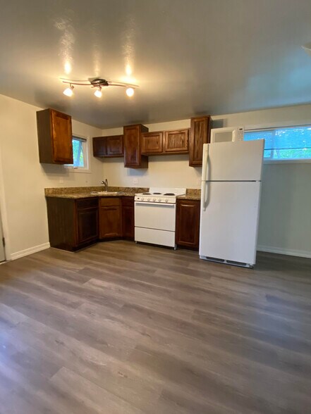 Building Photo - 865 Lincoln St