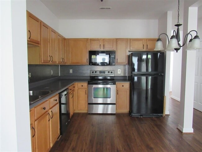 Building Photo - 2031 Celebration Park Cir