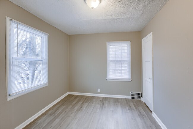 Building Photo - 3356 N 41st St