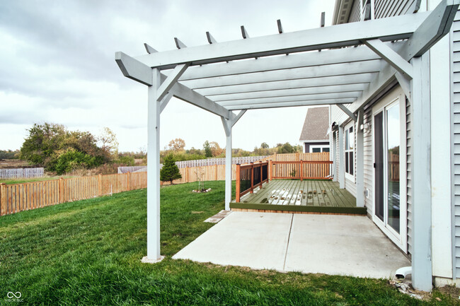 Building Photo - 681 N Crystal Dr