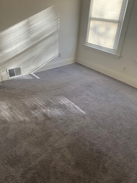 Building Photo - 3422 Daisy Ave