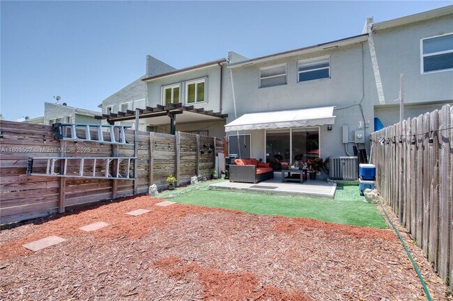 Building Photo - 9040 SW 203rd Terrace