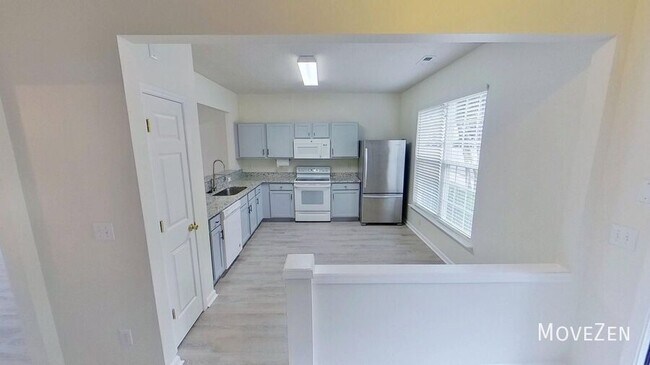 Building Photo - 614 Canyon Lake Cir