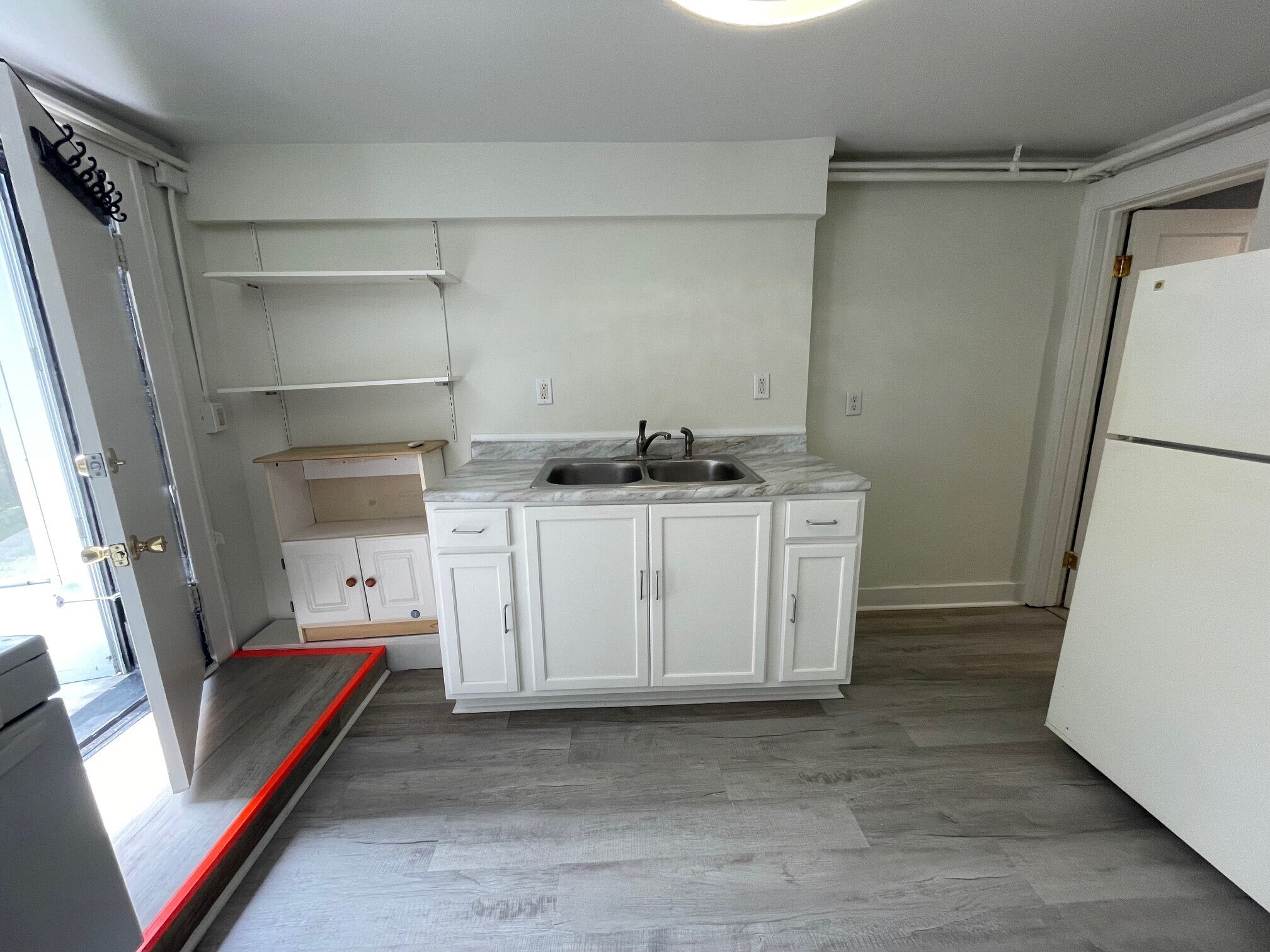 Basic Kitchen - 2129 Lincoln Ave