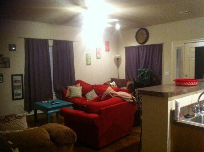 Building Photo - Perfect Rental Home