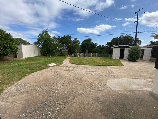 Building Photo - 4 bedroom in Orcutt!!!