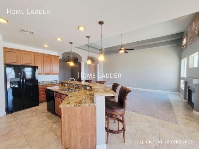 Building Photo - 9030 S 10th Dr