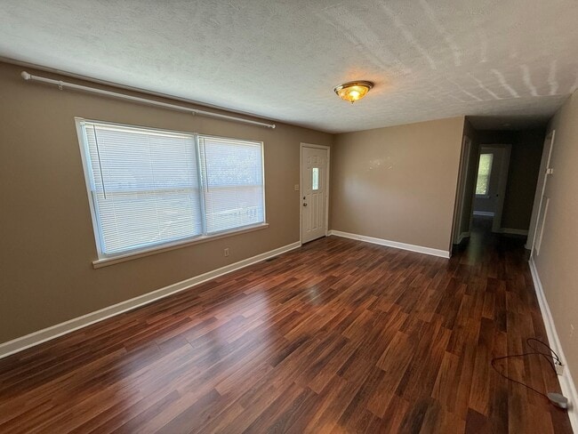 Building Photo - 3 Bedroom 1 bath house in Morristown, TN