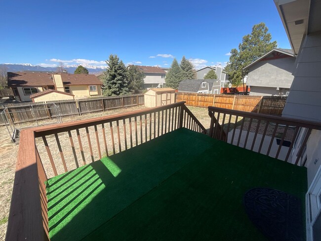 Building Photo - 5 Bedroom Home Available Near Research Pkw...