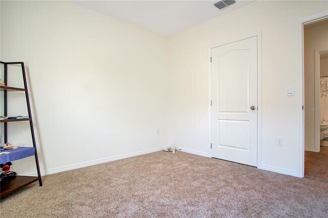 Building Photo - 1739 Post Oak Dr