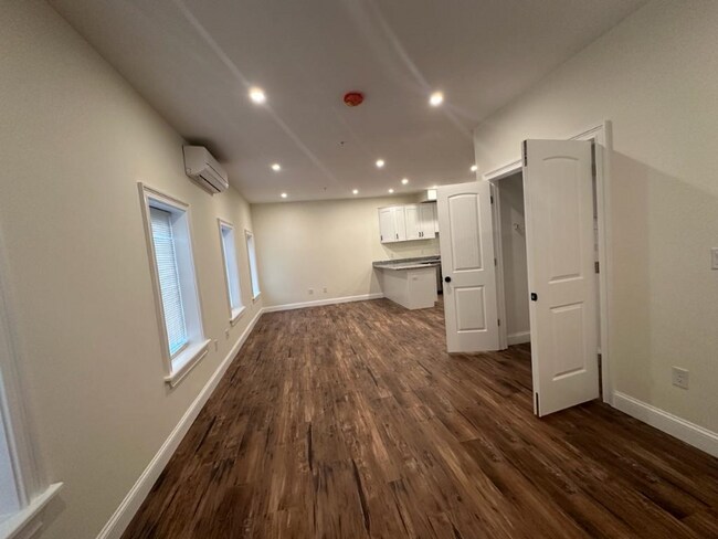 Building Photo - 19 Academy Dr