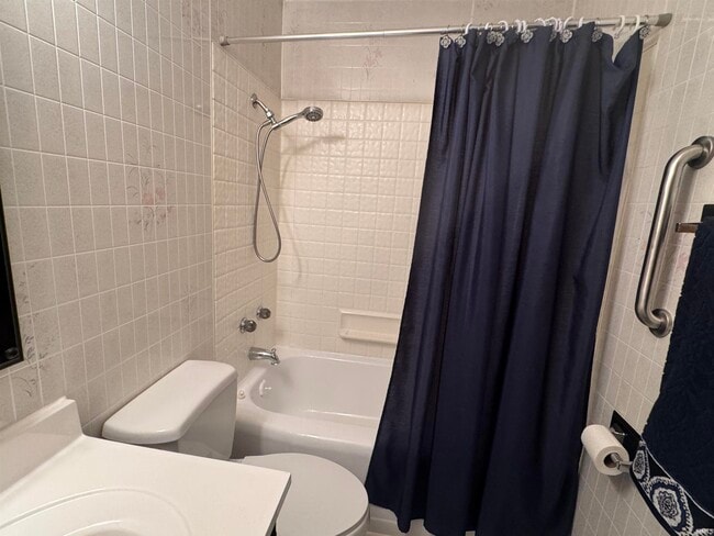 Building Photo - 709 Thornberry Dr