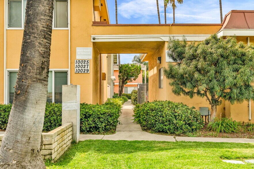 Building Photo - 10023 Sepulveda Blvd