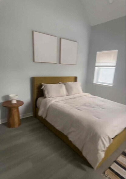 Building Photo - 1019 W Baltimore St