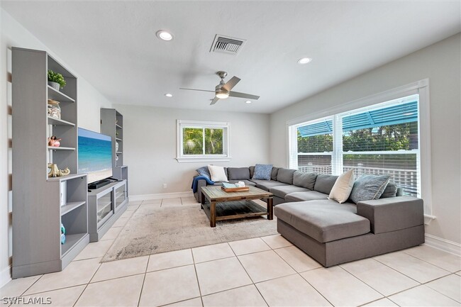 Building Photo - 795 94th Ave N